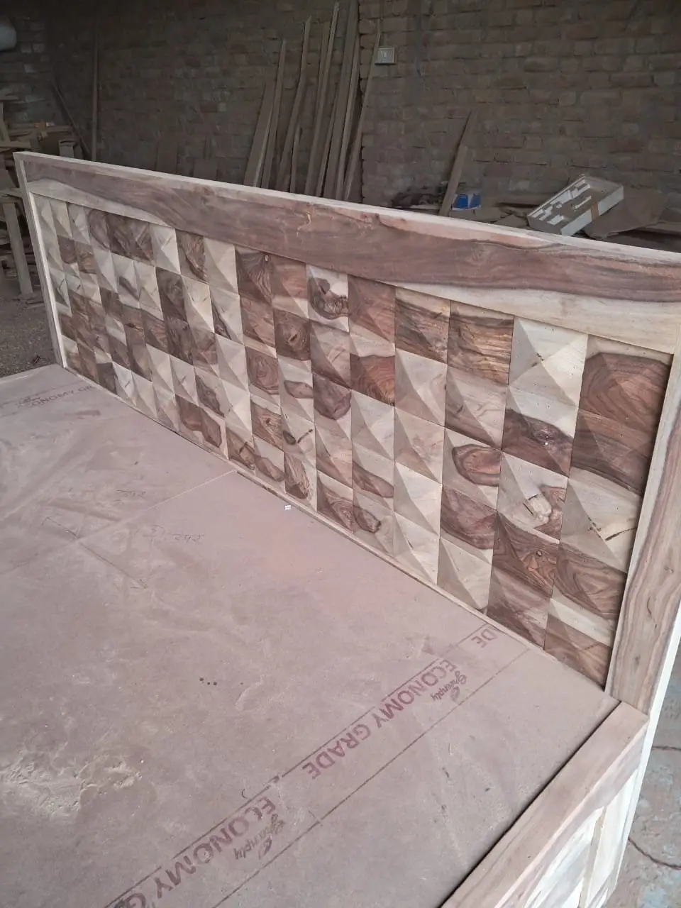 Yama Diamond Solid wood bed - Image 2