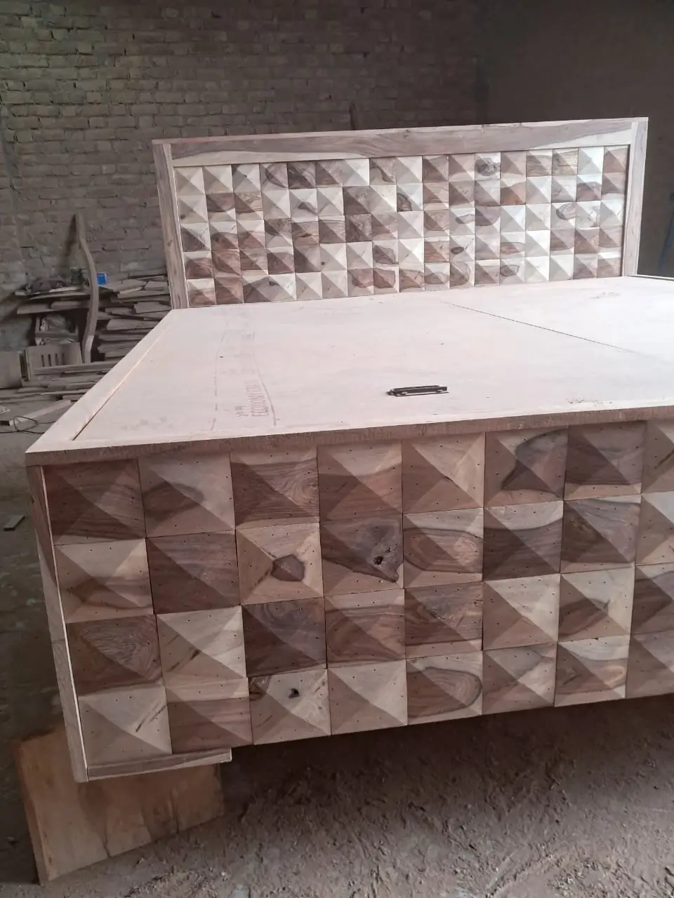 Yama Diamond Solid wood bed - Image 7