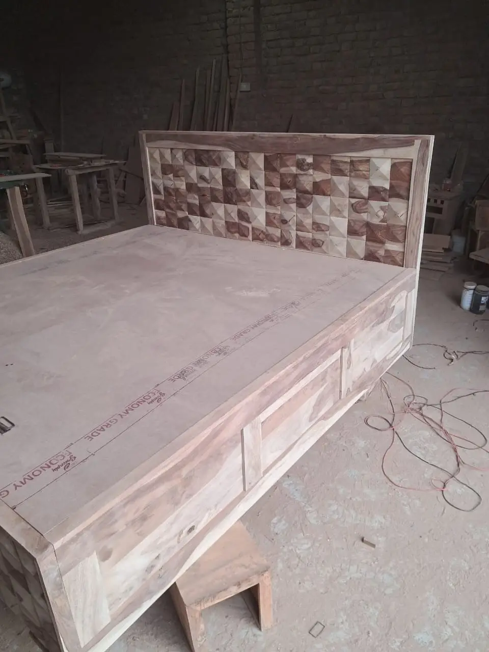 Yama Diamond Solid wood bed - Image 4