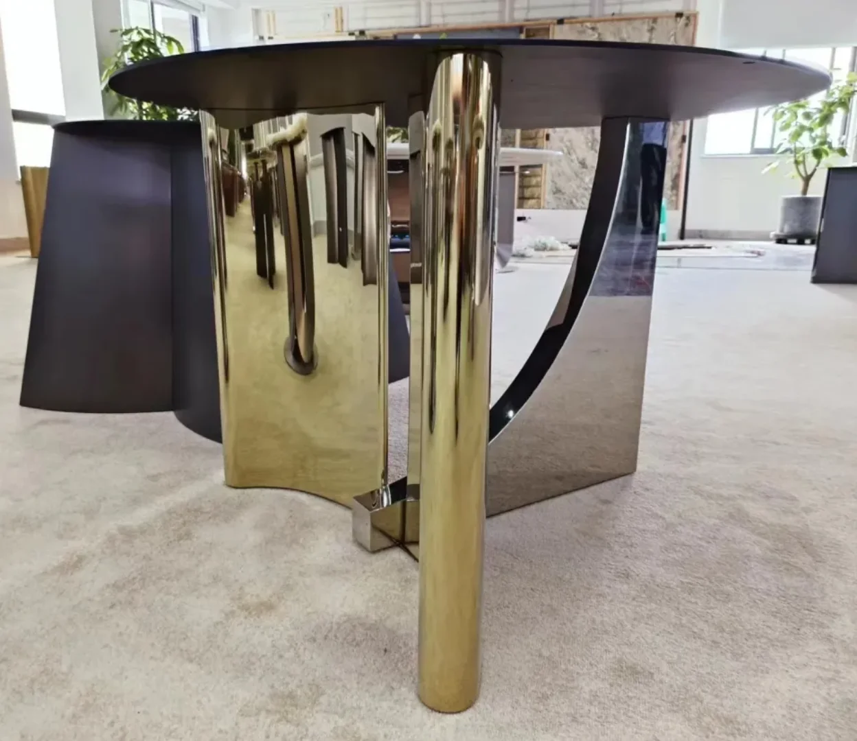 Ferris Dining Table - Image 2